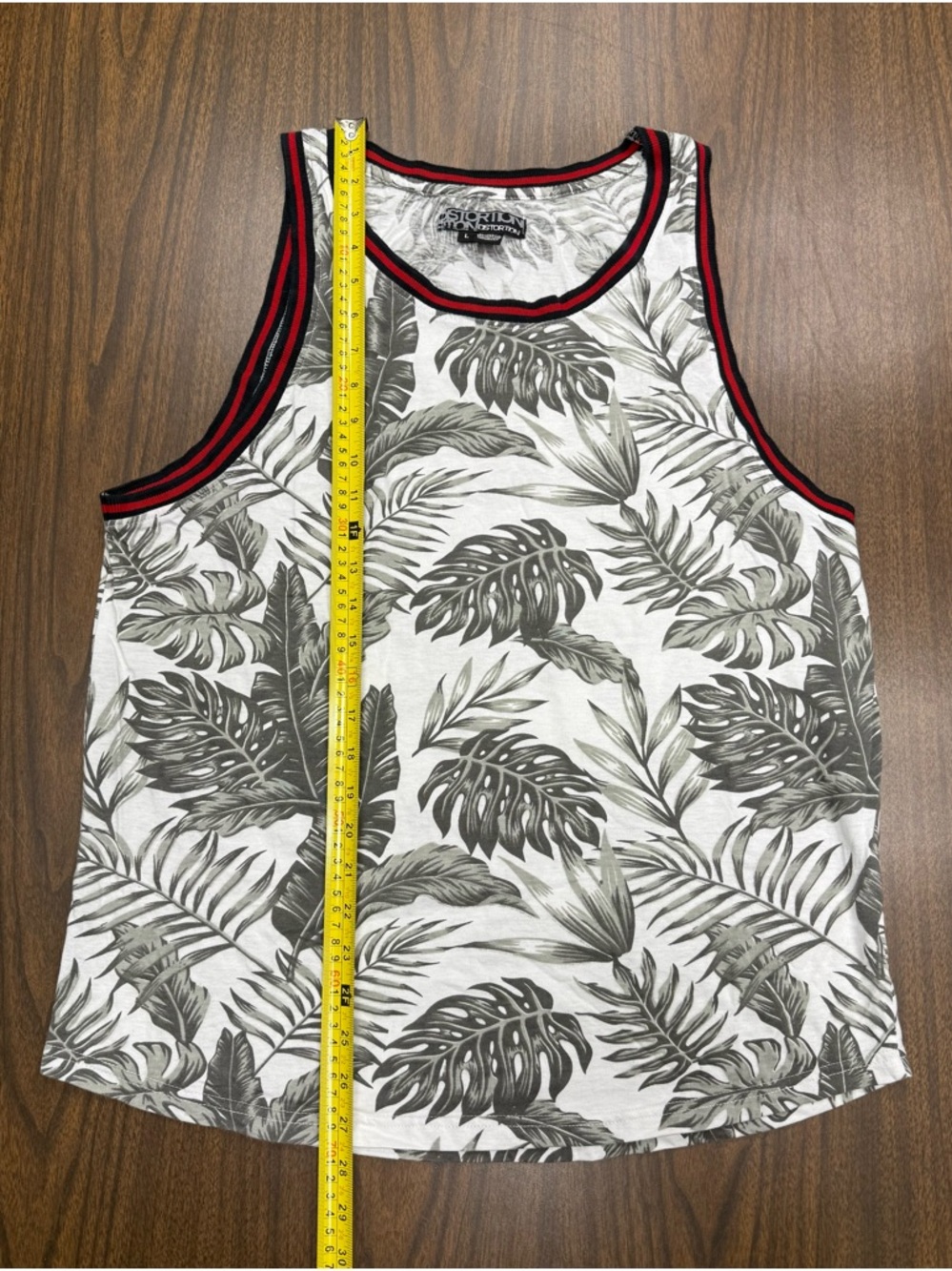 Distortion Men’s Gray Tropical Print Tank Top with Red Trim Size Large - Picture 3 of 5